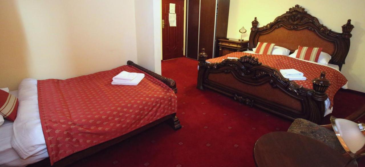Hotel Daisy Superior à Cracovie Extérieur photo