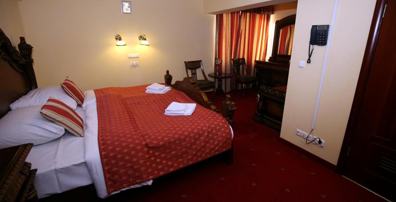 Hotel Daisy Superior à Cracovie Extérieur photo