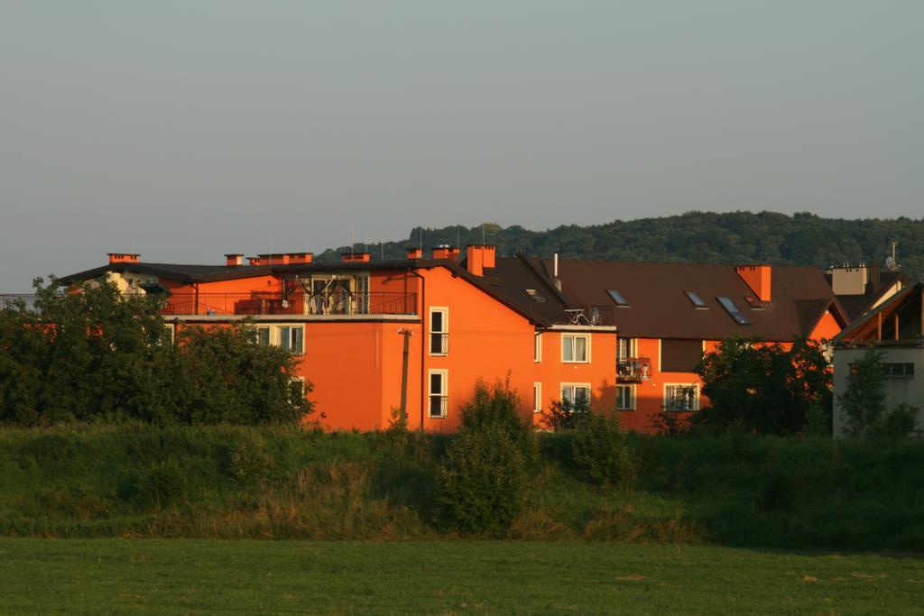 Hotel Daisy Superior à Cracovie Extérieur photo
