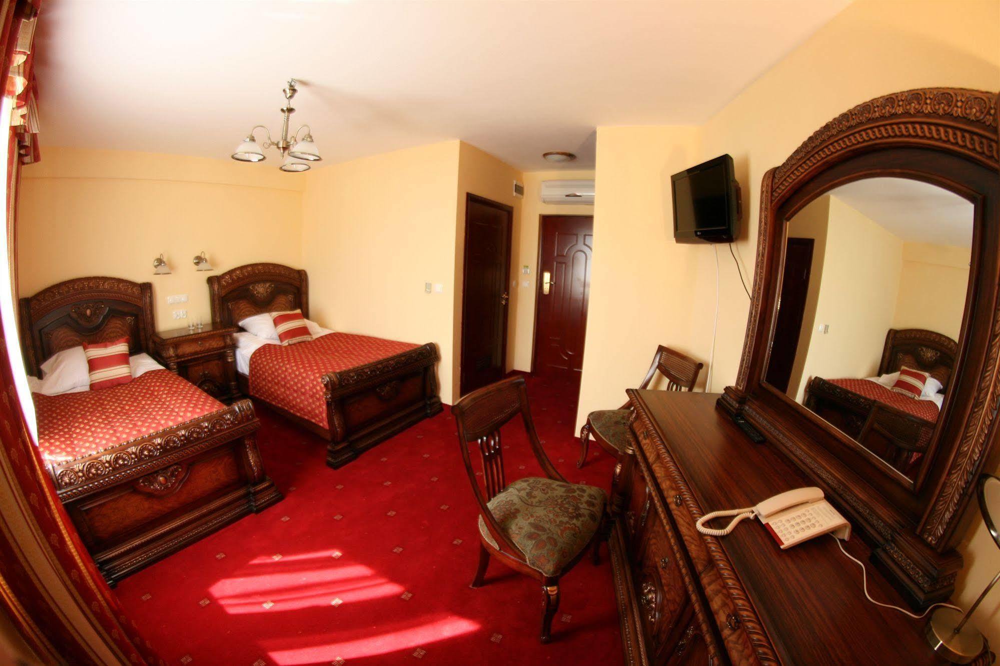 Hotel Daisy Superior à Cracovie Extérieur photo