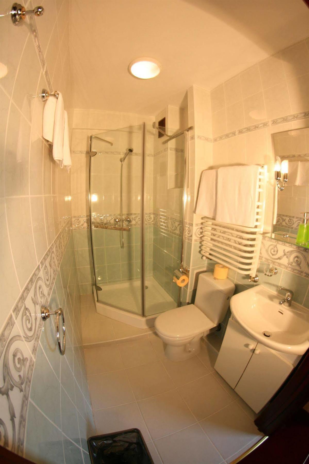 Hotel Daisy Superior à Cracovie Extérieur photo