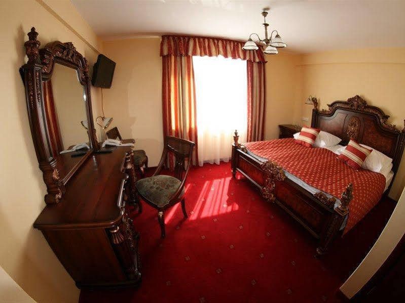 Hotel Daisy Superior à Cracovie Extérieur photo